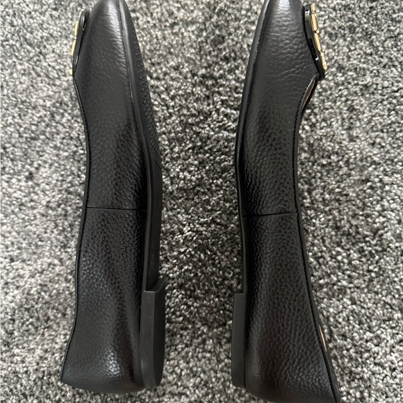 Tory Burch Black and Gold Women's Flats - Picture 5 of 7